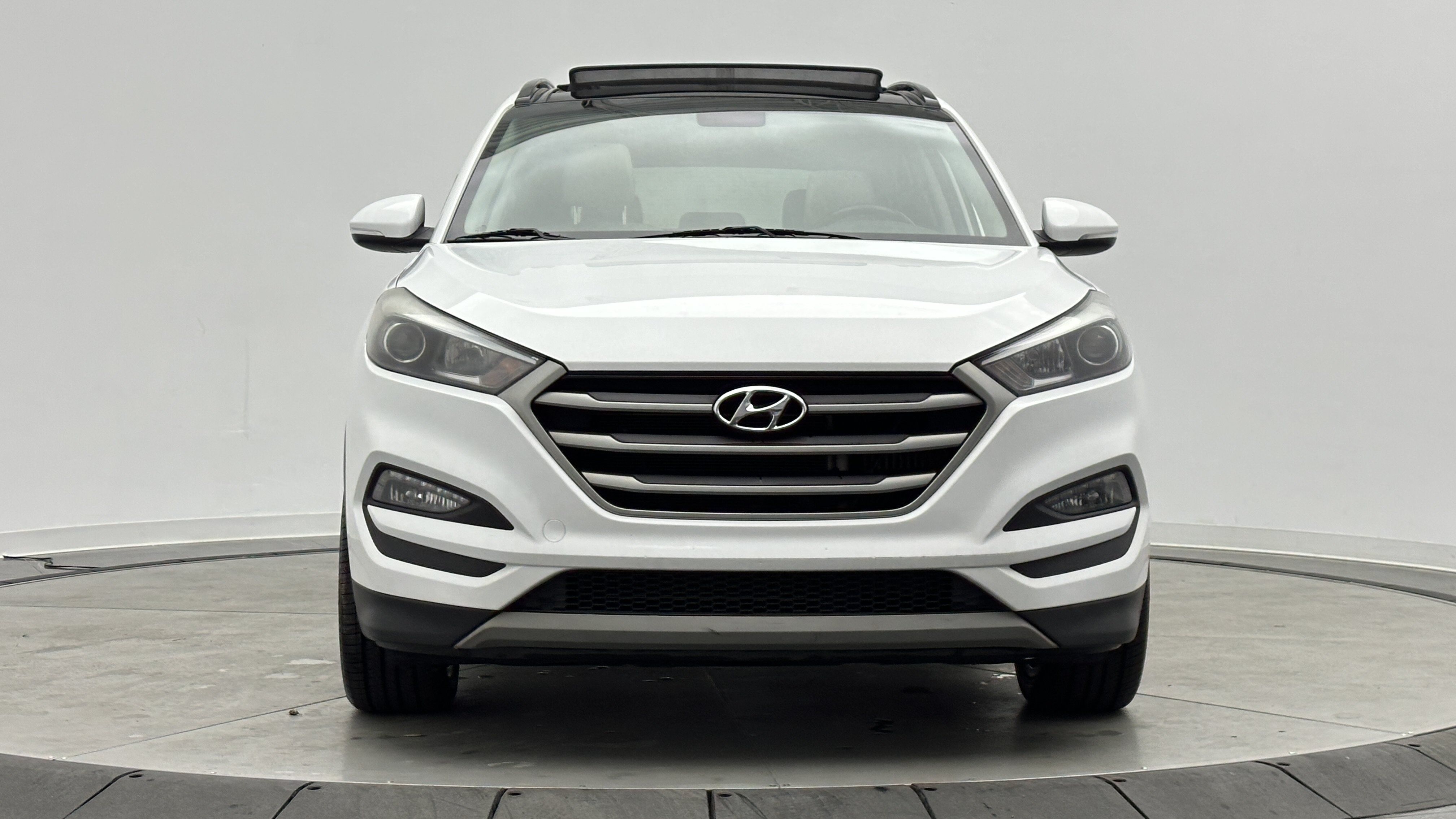 Used 2018 Hyundai Tucson Value FWD image 2