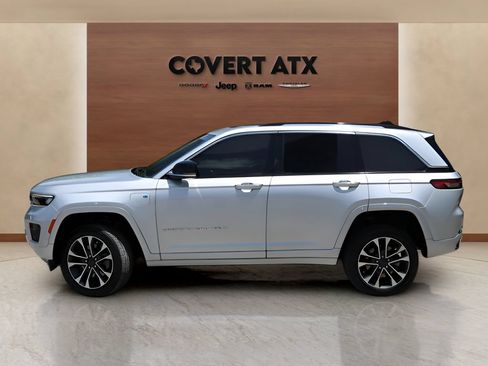 Used 2023 Jeep Grand Cherokee Overland w/ Luxury Tech Group IV AWD/4WD image 2