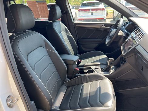 Used 2024 Volkswagen Tiguan SEL R-Line image 23