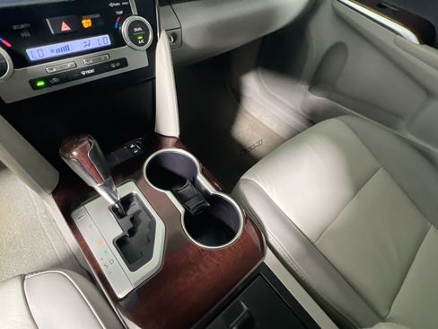 Used 2014 Toyota Camry XLE FWD image 25