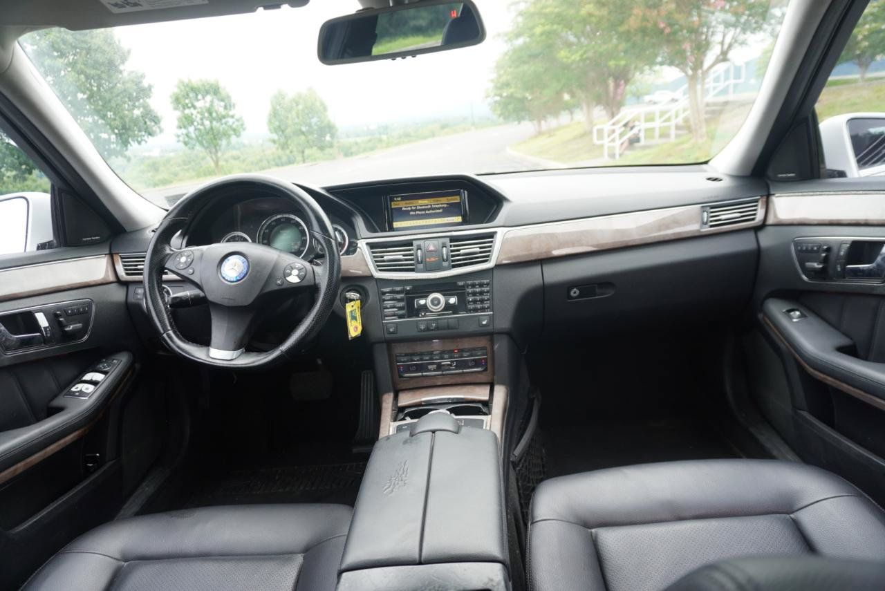 Used 2011 Mercedes-Benz E 350 4MATIC Sedan image 27