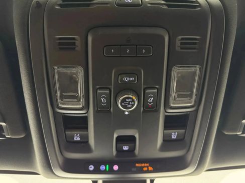 Used 2021 GMC Yukon XL Denali w/ Advanced Technology Package AWD/4WD image 25