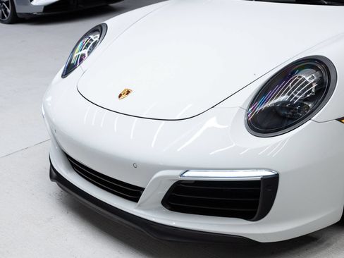 Certified 2018 Porsche 911 Carrera S RWD image 31