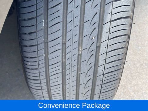 Used 2024 Hyundai Elantra SEL w/ Convenience Package FWD image 3
