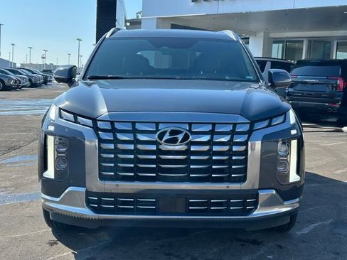 Used 2024 Hyundai Palisade Calligraphy image 2