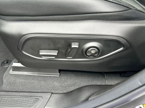 New 2025 Jeep Grand Cherokee L Altitude image 23