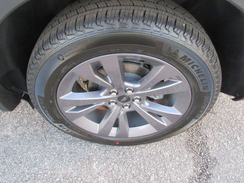 New 2026 Ford Explorer Active w/ Active Comfort Package image 10