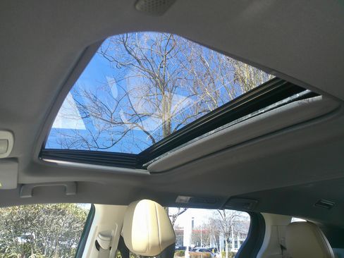 Used 2021 Toyota Sienna XLE image 31