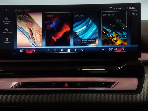 Used 2025 BMW i5 xDrive40 image 17