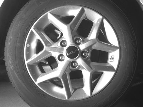 Used 2025 Kia Soul LX w/ LX Technology Package image 15