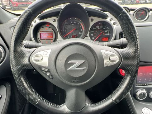 Used 2020 Nissan 370Z Coupe image 19