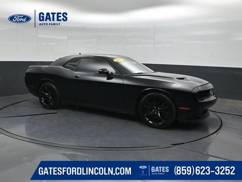 Used 2017 Dodge Challenger SXT Plus RWD image 1