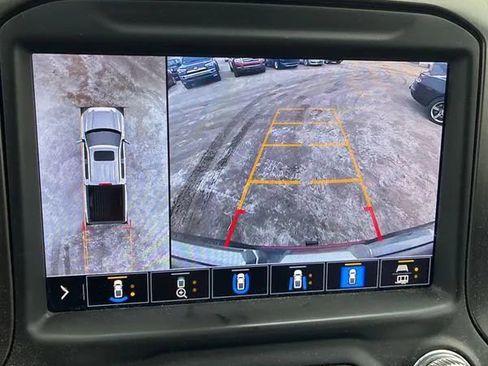 Used 2021 GMC Sierra 1500 AT4 w/ AT4 Premium Package image 18