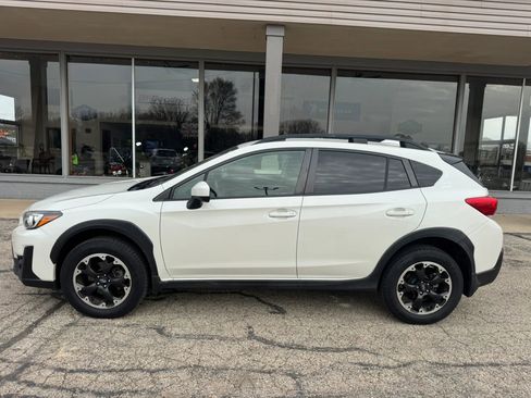 Used 2021 Subaru Crosstrek 2.0i Premium AWD/4WD image 2