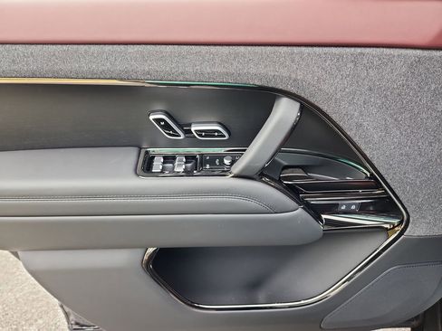 New 2025 Land Rover Range Rover Sport Dynamic SE AWD/4WD image 24