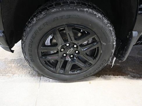 Used 2020 Chevrolet Silverado 1500 LT Trail Boss w/ Midnight Edition image 30