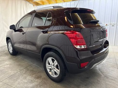 Used 2021 Chevrolet Trax LT w/ LT Convenience Package AWD/4WD image 8
