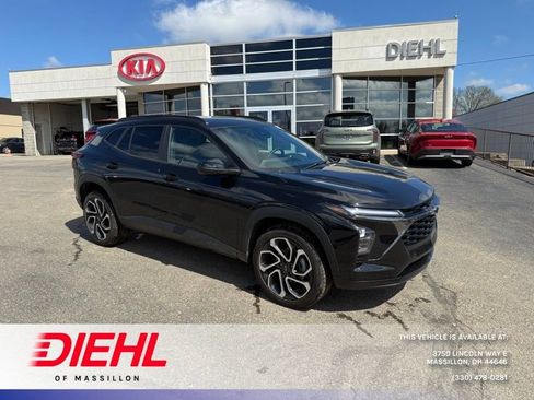 Used 2025 Chevrolet Trax RS image 1