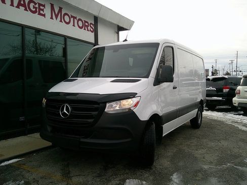 Used 2019 Mercedes-Benz Sprinter 144 image 2