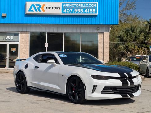 Used 2018 Chevrolet Camaro LT image 4