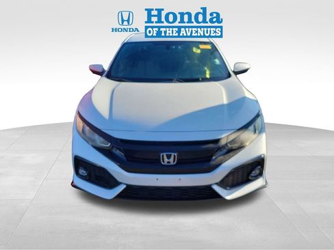 Used 2017 Honda Civic Sport image 2