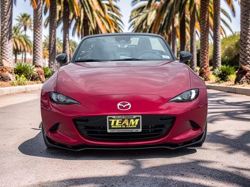 New 2026 MAZDA MX-5 Miata Club w/ Weather Package RWD image 3