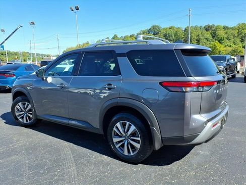 Used 2022 Nissan Pathfinder SL image 18