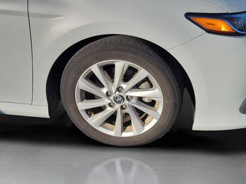 Used 2022 Toyota Camry LE image 27