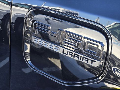 Used 2022 Ford F150 Lightning Lariat w/ Tow Technology Package image 11