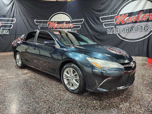Used 2015 Toyota Camry SE FWD image 1