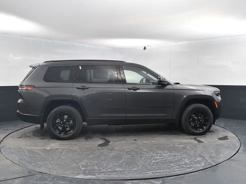 New 2026 Jeep Grand Cherokee L 4WD image 11