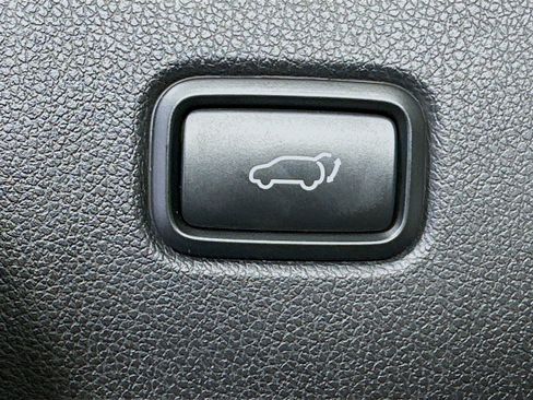 Used 2017 Kia Sorento SX image 30