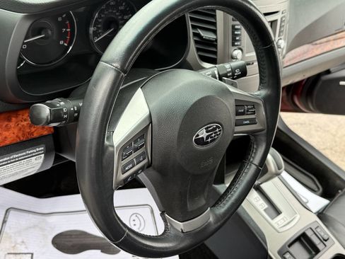 Used 2012 Subaru Outback 2.5i Limited w/ Moonroof Pkg AWD/4WD image 9