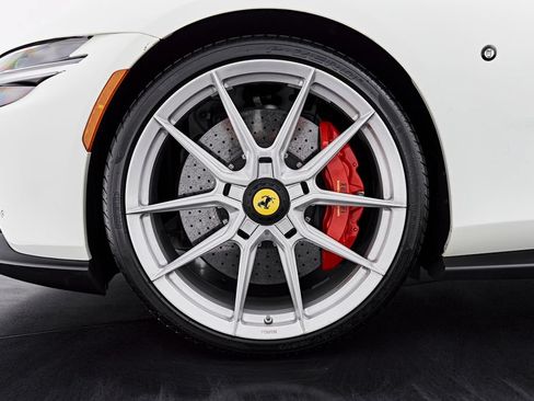 Used 2022 Ferrari Roma RWD image 3