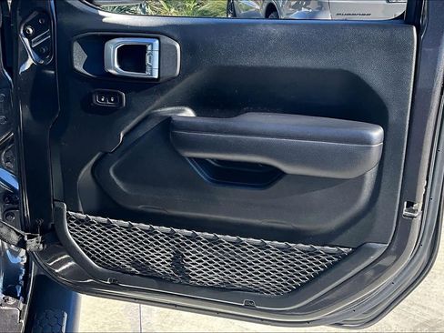 Used 2018 Jeep Wrangler Unlimited Sport S image 22