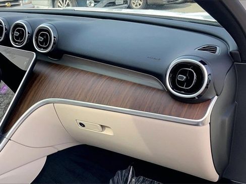 Used 2025 Mercedes-Benz C 300 4MATIC Sedan image 15