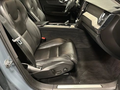 Used 2022 Volvo XC60 T8 Inscription w/ Advanced Package image 17