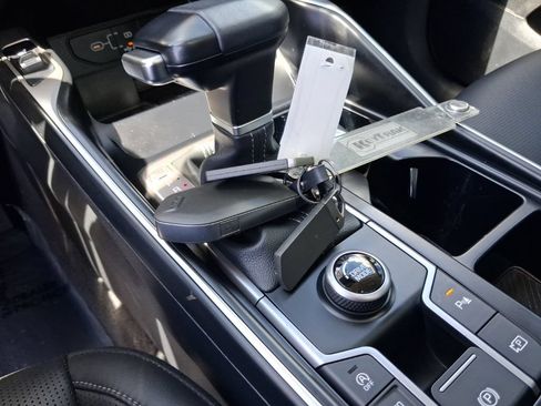 Used 2024 Kia Sorento S w/ Panoramic Sunroof Package FWD image 25