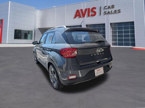 Used 2025 Hyundai Venue SEL FWD image 9