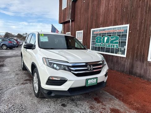 Used 2018 Honda Pilot LX image 2