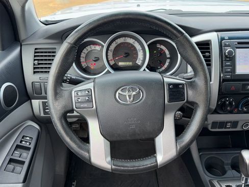 Used 2013 Toyota Tacoma PreRunner image 13