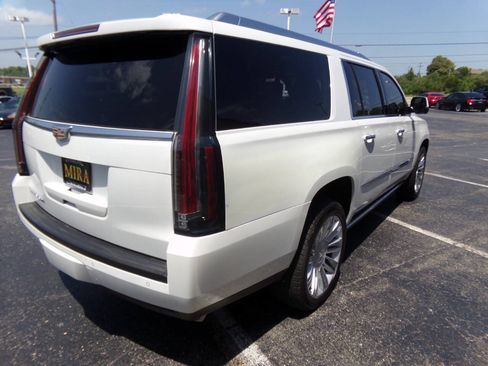 Used 2016 Cadillac Escalade ESV Platinum AWD/4WD image 28