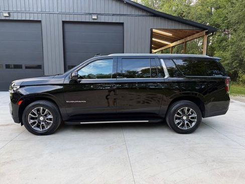 Used 2021 Chevrolet Suburban LT AWD/4WD image 2