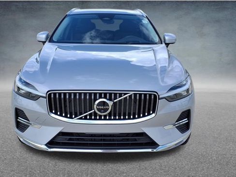 Certified 2023 Volvo XC60 B5 Ultimate w/ Climate Package FWD image 3