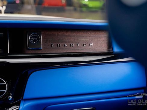 Used 2024 Rolls-Royce Phantom Sedan RWD image 48