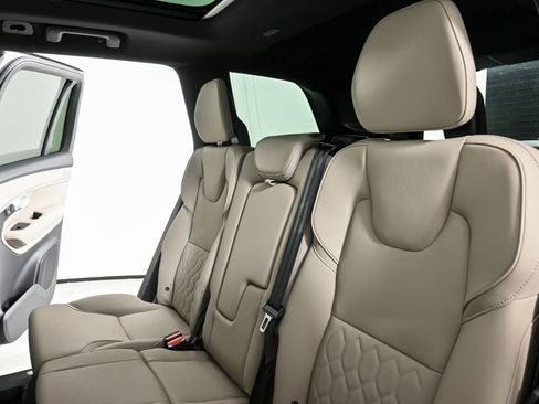 New 2026 Volvo XC90 B6 Plus w/ Protection Package Premier image 21