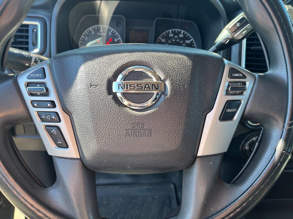 Used 2017 Nissan Titan S AWD/4WD image 12