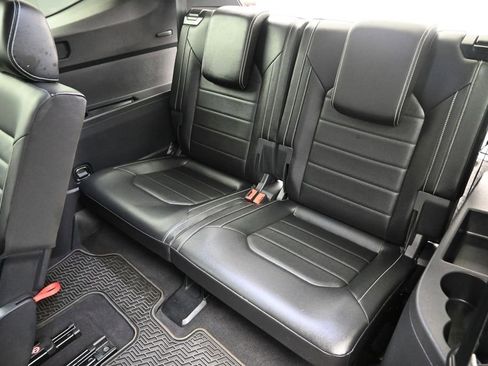 Used 2024 Volkswagen Atlas SEL AWD/4WD image 19