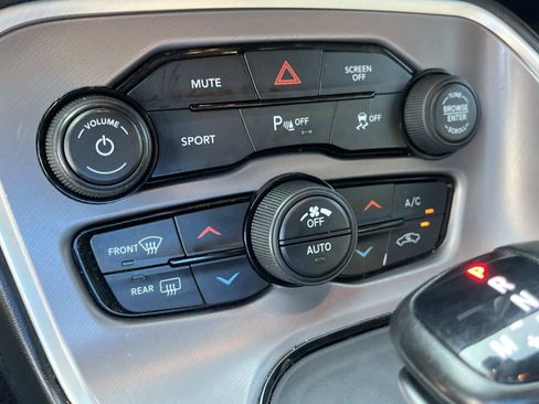 Used 2022 Dodge Challenger GT RWD image 30