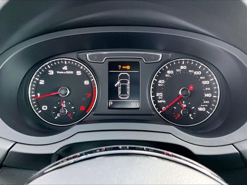 Used 2018 Audi Q3 2.0T Premium w/ Convenience Package FWD image 26